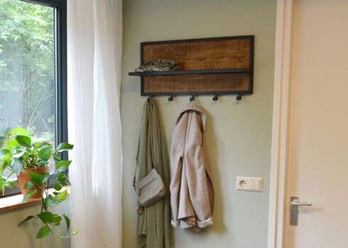 Nagi CARO naturaalne puit / must, 70x15xH30 cm