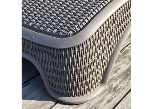 Lamamistool NEWPORT hallikasbeež plastik