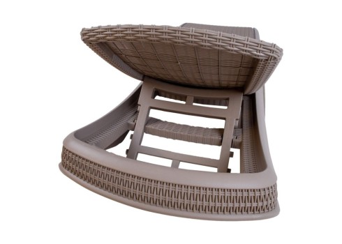 Lamamistool NEWPORT hallikasbeež plastik